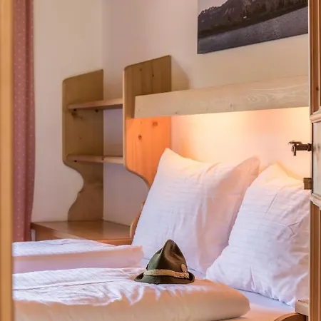 Neuhaus * קיצביהל