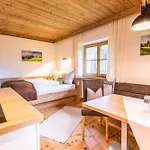 Neuhaus Apartment Kitzbühel